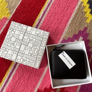 black comme de garcon play zip around wallet